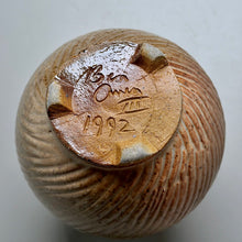 Load image into Gallery viewer, Small Combed Two-Handled Vase in Ash, 5"h (Pots From The Past)