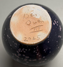 Load image into Gallery viewer, Edo Jar in Nebular Purple, 8.75"h (Ben Owen III)