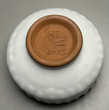 Load image into Gallery viewer, Carved Beveled Bowl in Dogwood White, 7"dia. (Ben Owen III)