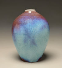 Load image into Gallery viewer, Egg Vase #3 in Aurora, 4"h (Ben Owen III)