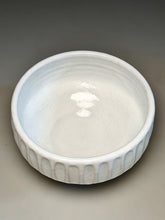 Load image into Gallery viewer, Carved Beveled Bowl in Dogwood White, 8"dia. (Ben Owen III)