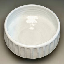 Load image into Gallery viewer, Carved Beveled Bowl in Dogwood White, 8"dia. (Ben Owen III)