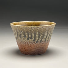 Load image into Gallery viewer, Combed Bowl in Amber Celadon & Salt, 5"dia. (Silas Bradley)