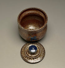 Load image into Gallery viewer, Honey Pot in Salt Glaze with Cobalt Bee, 3.5"h (Pots From The Past)

