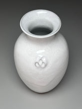 Load image into Gallery viewer, Dogwood Vase in Dogwood White, 8.75&quot;h (Ben Owen III)
