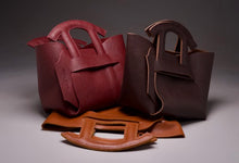 Load image into Gallery viewer, The Busbee Bag - Tea
