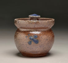 Load image into Gallery viewer, Honey Pot in Salt Glaze with Cobalt Bee, 3.5"h (Pots From The Past)
