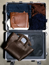 Load image into Gallery viewer, The Busbee Bag - Tea
