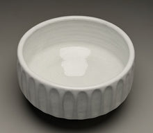 Load image into Gallery viewer, Carved Beveled Bowl in Dogwood White, 7"dia. (Ben Owen III)
