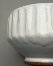 Load image into Gallery viewer, Carved Beveled Bowl in Dogwood White, 7"dia. (Ben Owen III)

