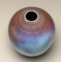 Load image into Gallery viewer, Egg Vase #3 in Aurora, 4"h (Ben Owen III)
