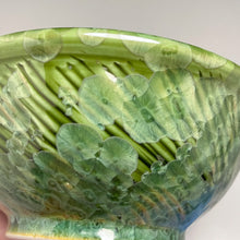 Load image into Gallery viewer, Combed Bowl in Lily Pad Green Crystalline, 5.75&quot;dia. (Ben Owen III)
