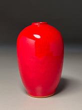 Load image into Gallery viewer, Egg Vase #1 in Chinese Red, 6.25&quot;h (Ben Owen III)
