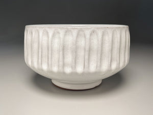 Carved Serving Bowl in Dogwood White, 8.75"dia. (Ben Owen III)