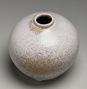Exaggerated Egg Vase in Satin White, 4.25"h (Ben Owen III)