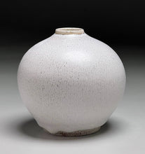 Load image into Gallery viewer, Exaggerated Egg Vase in Satin White, 4.25&quot;h (Ben Owen III)
