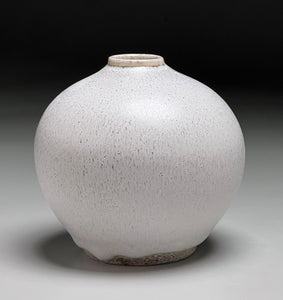 Exaggerated Egg Vase in Satin White, 4.25"h (Ben Owen III)