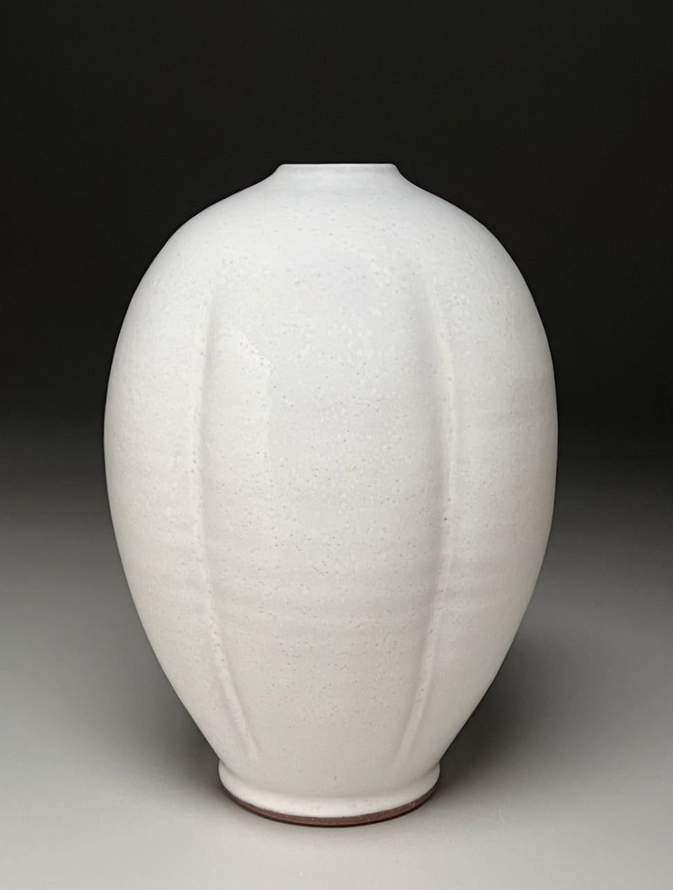 Melon Egg Vase in Dogwood White, 8.75