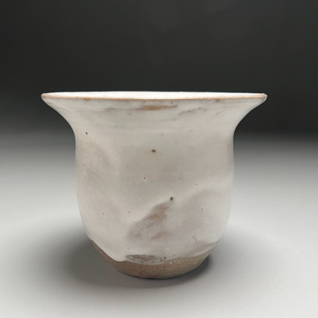 Bell Vase in Dogwood White, 3.5