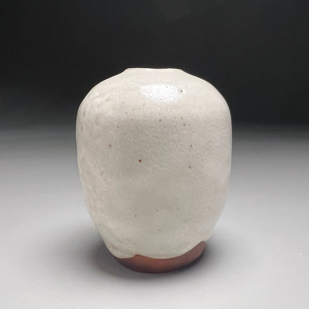 Egg Vase in Dogwood White, 4