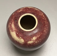 Load image into Gallery viewer, Egg Vase #2 in Mulberry, 4.75&quot;h (Ben Owen III)
