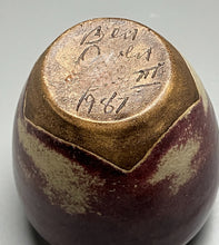 Load image into Gallery viewer, Egg Vase #2 in Mulberry, 4.75&quot;h (Ben Owen III)
