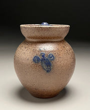 Load image into Gallery viewer, Honey Pot in Salt Glaze with Cobalt Bee, 5.25&quot;h (Ben Owen III)
